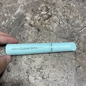 Covergirl Lash Blast Cleantopia Mascara 810 Black Brown 0.32 fl‎ NWOB